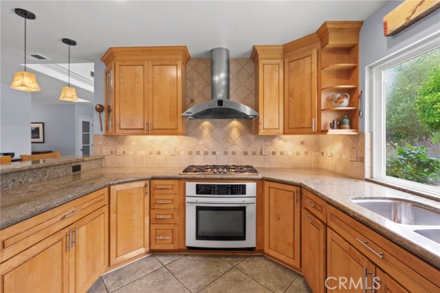 Detail Gallery Image 7 of 30 For 9911 Constitution Dr, Huntington Beach,  CA 92646 - 4 Beds | 2 Baths
