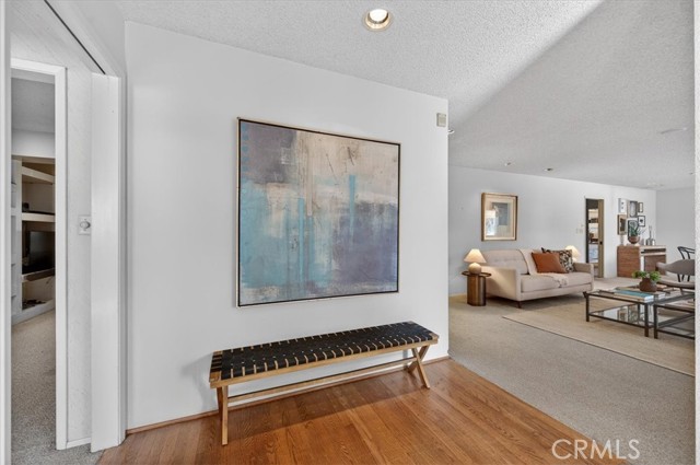 Detail Gallery Image 6 of 74 For 5867 E Club View, Fresno,  CA 93727 - 4 Beds | 2/1 Baths