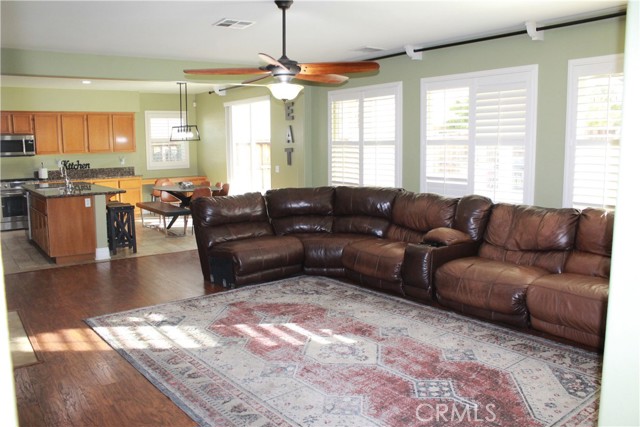 Detail Gallery Image 12 of 21 For 278 Overleaf Way, San Jacinto,  CA 92582 - 5 Beds | 4 Baths