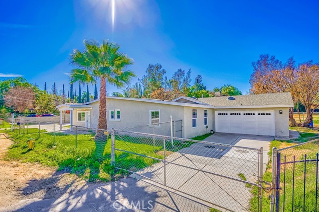 5510 Bushnell Avenue, Riverside CA: https://media.crmls.org/medias/3b1436c1-746a-4d04-bfc7-1b5e47b36d25.jpg