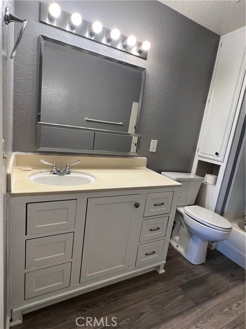 Detail Gallery Image 20 of 23 For 11410 Dolan Ave #315,  Downey,  CA 90241 - 1 Beds | 1 Baths