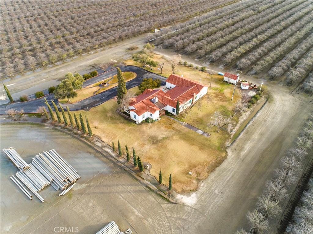 https://media.crmls.org/medias/3b159707-aa90-4d57-a96c-2ada19ccaffe.jpg?preset=X-Large