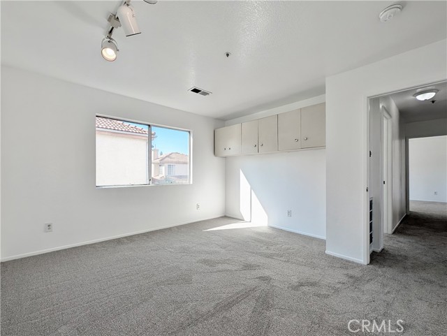 9235 Woodman Avenue, Arleta CA: https://media.crmls.org/medias/3b1658f6-3393-4dd0-bd40-c0e1665f8577.jpg