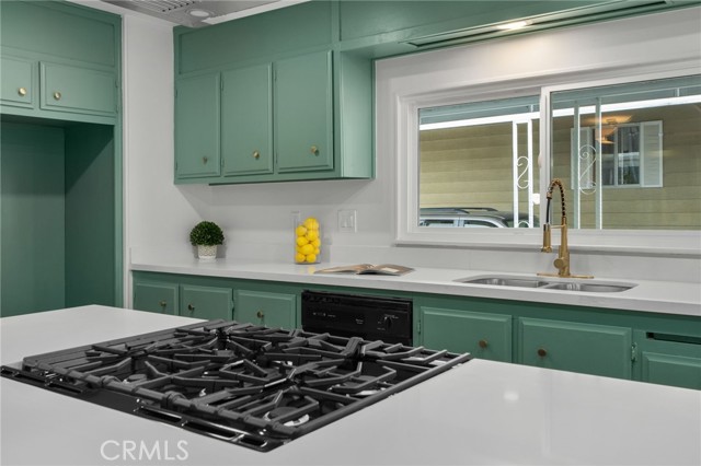 626 N. Dearborn Street, Redlands CA: https://media.crmls.org/medias/3b168ce2-2f8f-4104-a61d-d81c86dd1102.jpg