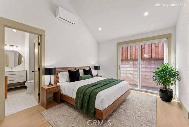 Front Image Thumbnail for CRIV26015544