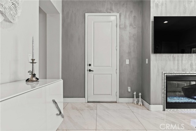 Detail Gallery Image 19 of 69 For 6920 Valmont #5,  Tujunga,  CA 91042 - 4 Beds | 3 Baths