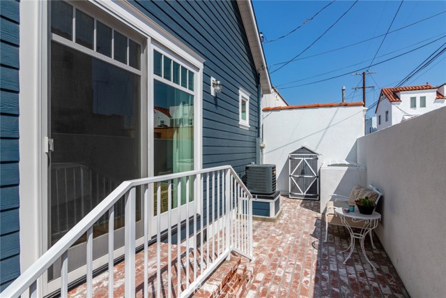 Detail Gallery Image 23 of 33 For 162 Pomona Ave, Long Beach,  CA 90803 - 2 Beds | 2 Baths