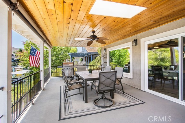 30201 Spray Drive, Canyon Lake CA: https://media.crmls.org/medias/3b188ed0-c8d7-42df-a878-58ba9886ebaf.jpg