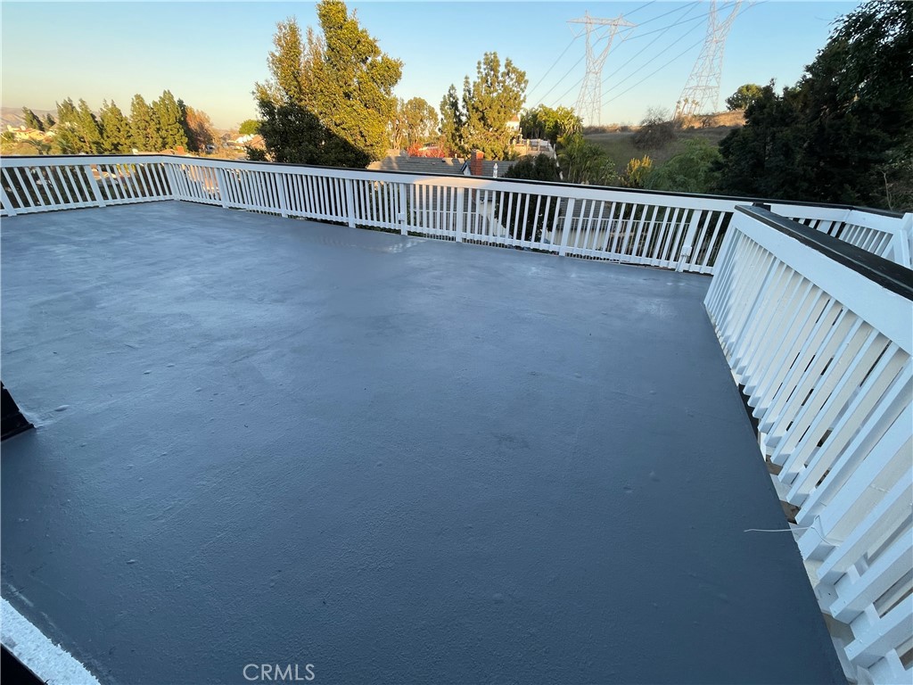 https://media.crmls.org/medias/3b1896ed-533a-4c08-9b4d-35ef7318ae69.jpg?preset=X-Large