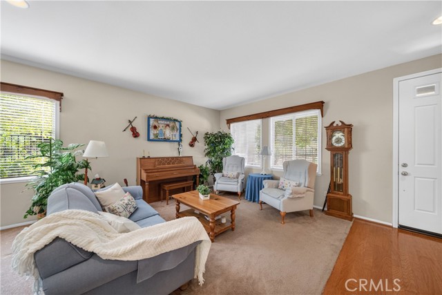 Detail Gallery Image 13 of 68 For 22262 Trinity Pl, Saugus,  CA 91390 - 5 Beds | 3 Baths