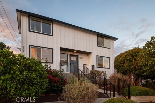 Front Image Thumbnail for CROC25241122