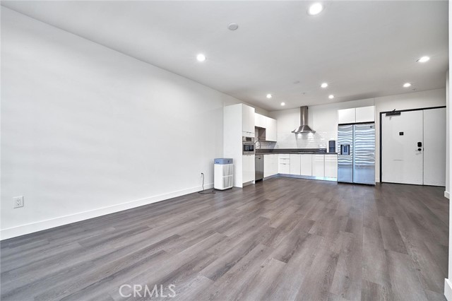 900 S Kenmore Avenue, Los Angeles CA: https://media.crmls.org/medias/3b1a7d22-3933-4b43-86cb-843e317e86a4.jpg