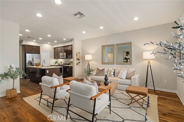 Detail Gallery Image 10 of 31 For 12913 Mission #108,  Hawthorne,  CA 90250 - 2 Beds | 2/1 Baths