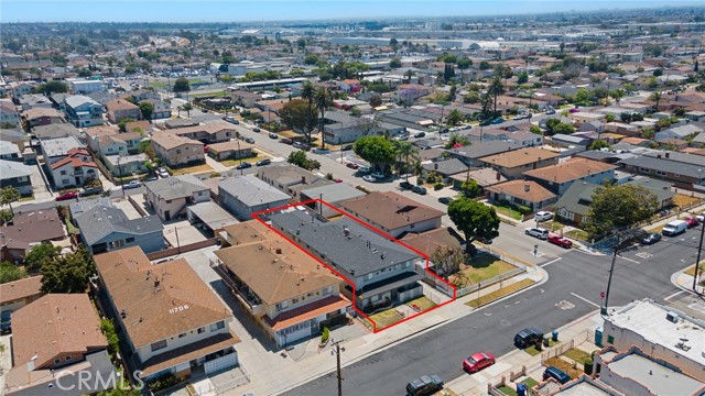 11726 Freeman Avenue, Hawthorne CA: https://media.crmls.org/medias/3b1c269e-6c27-42b0-be9b-33d8bdd0b93e.jpg