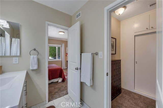 Image 36 of 63 For 1519 Victoria