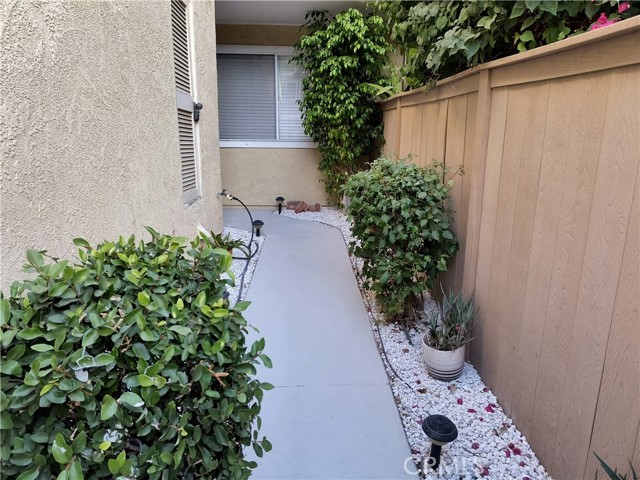 Detail Gallery Image 2 of 32 For 15 Marigold #18,  Aliso Viejo,  CA 92656 - 2 Beds | 2/1 Baths