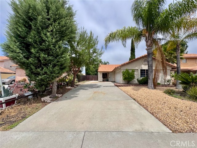 39761 Rustic Glen Drive, Temecula CA: https://media.crmls.org/medias/3b1d2489-5d36-467d-959e-03a98612c1ff.jpg
