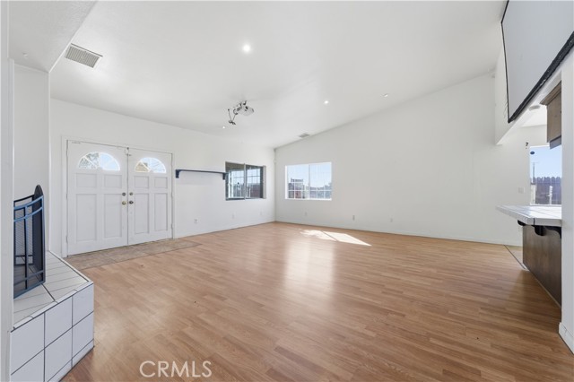 Detail Gallery Image 6 of 17 For 19321 97th St, California City,  CA 93505 - 3 Beds | 2 Baths