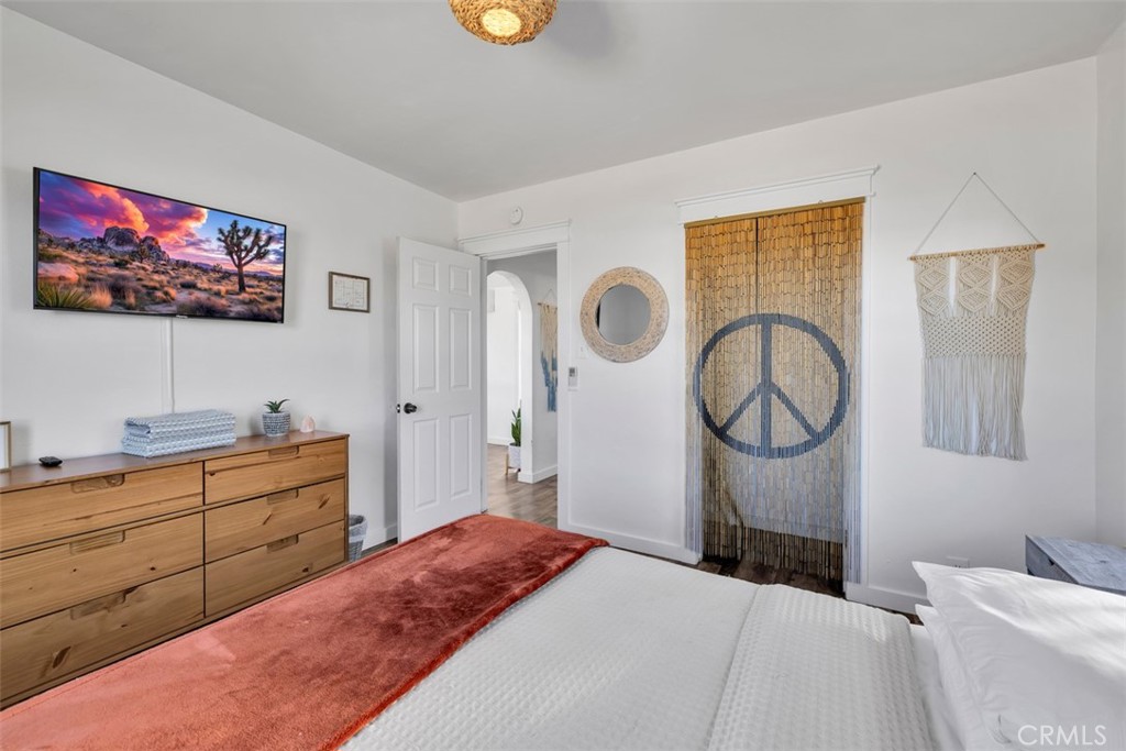 MLS #OC25214105 image #16