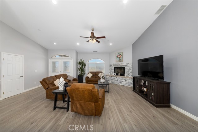 14625 Olema Road, Apple Valley CA: https://media.crmls.org/medias/3b1e4575-6c1c-466f-9502-3c5819270ded.jpg