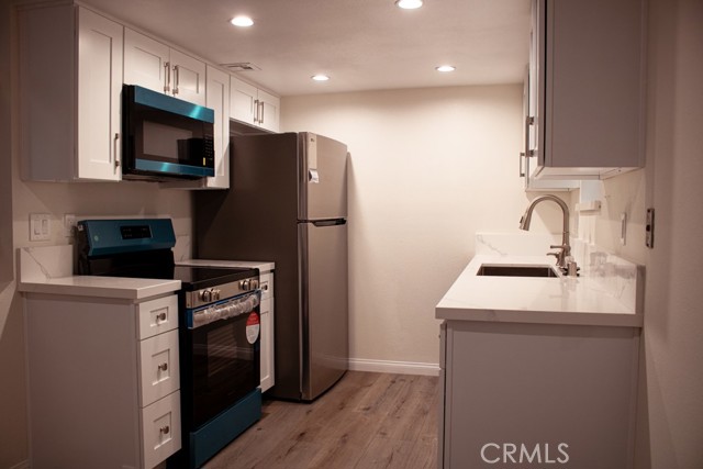 Detail Gallery Image 9 of 16 For 18411 Hatteras St #235,  Tarzana,  CA 91356 - 2 Beds | 2 Baths