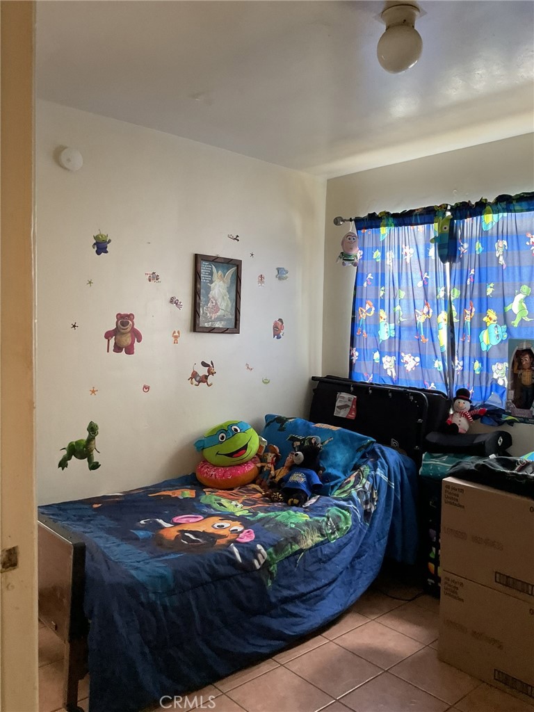 https://media.crmls.org/medias/3b2001fd-7d44-475e-bdea-8c136a0c4872.jpg?preset=X-Large