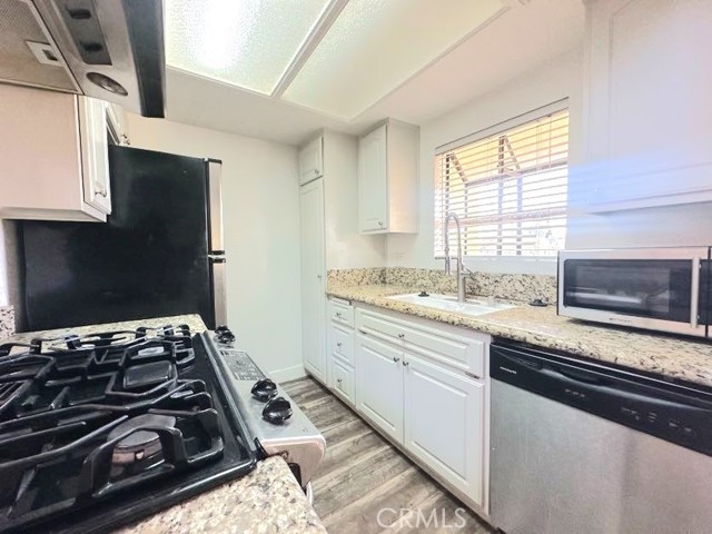 1515 E Appleton Street, Long Beach CA: https://media.crmls.org/medias/3b20cf02-9b8d-41f0-8c1d-e0e3e362c05d.jpg