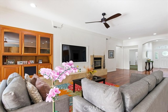 Detail Gallery Image 14 of 58 For 12831 Fairhaven Extention, Santa Ana,  CA 92705 - 4 Beds | 3/1 Baths