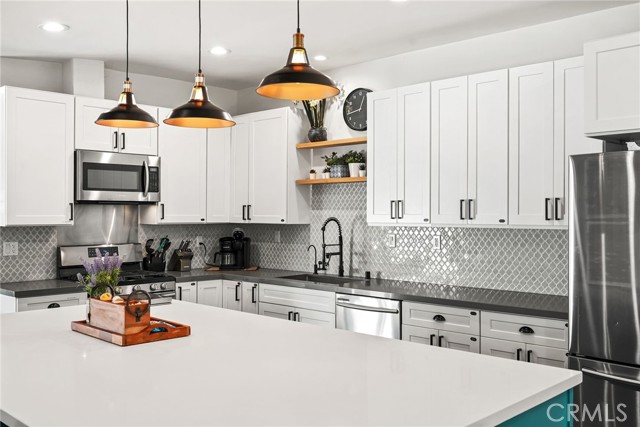 4941 Catamaran Street, Oxnard CA: https://media.crmls.org/medias/3b216843-7313-4326-a84f-fa4944564429.jpg
