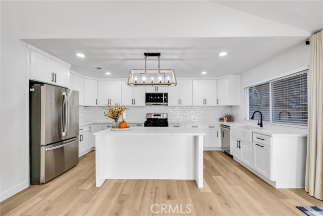 Detail Gallery Image 13 of 29 For 209 S Empire St, Anaheim,  CA 92804 - 3 Beds | 2 Baths