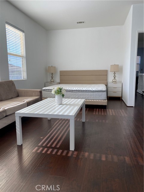 22421 Hawthorn Avenue, Moreno Valley CA: https://media.crmls.org/medias/3b21ddf0-e66a-458e-a4df-47e13d6b25c2.jpg