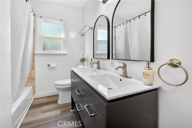 Detail Gallery Image 23 of 37 For 22647 Clarendon St, Woodland Hills,  CA 91367 - 3 Beds | 2 Baths