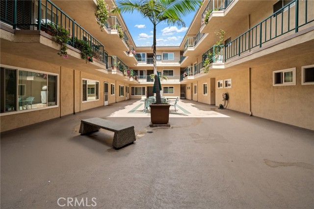 Detail Gallery Image 20 of 22 For 3665 E 1st #202,  Long Beach,  CA 90803 - 2 Beds | 2 Baths