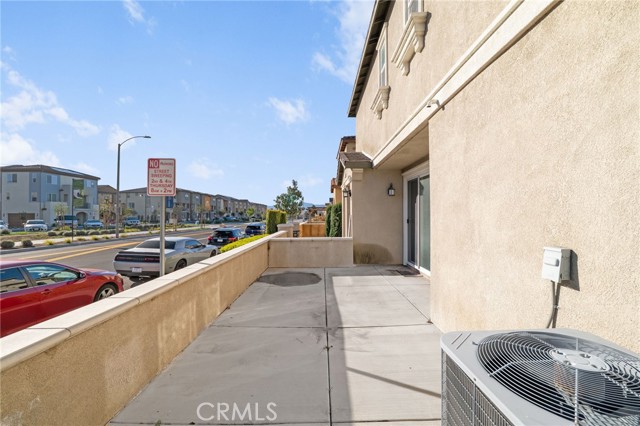 Detail Gallery Image 9 of 40 For 6064 Snapdragon, Corona,  CA 92880 - 4 Beds | 2/1 Baths