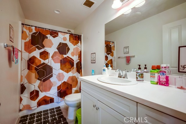 Detail Gallery Image 10 of 19 For 24229 Hazelnut Ave, Murrieta,  CA 92562 - 3 Beds | 2/1 Baths