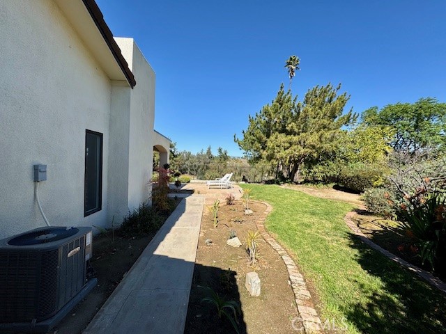 1415 Via Vallarta, Riverside CA: https://media.crmls.org/medias/3b249ca1-4e63-45cd-acdb-6547201f340f.jpg
