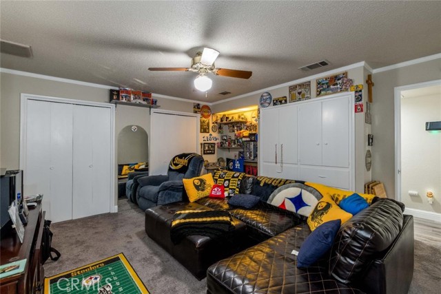 918 S Sunnyside Avenue, Fresno CA: https://media.crmls.org/medias/3b24d01b-baf6-4cd6-bb17-3f99b2dcd89e.jpg