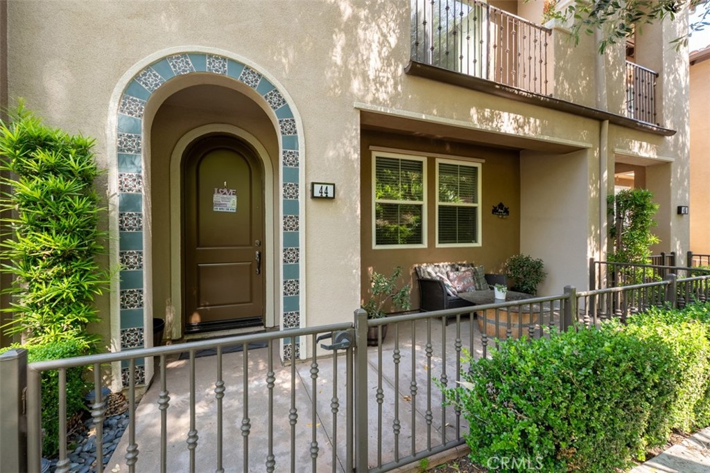 MLS #OC25135462 image #1