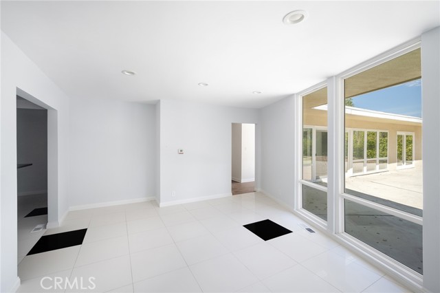 9735 Haines Canyon Avenue photo 8