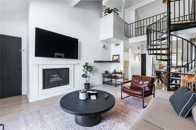 Detail Gallery Image 2 of 36 For 26873 Claudette St #112,  Canyon Country,  CA 91351 - 2 Beds | 2 Baths