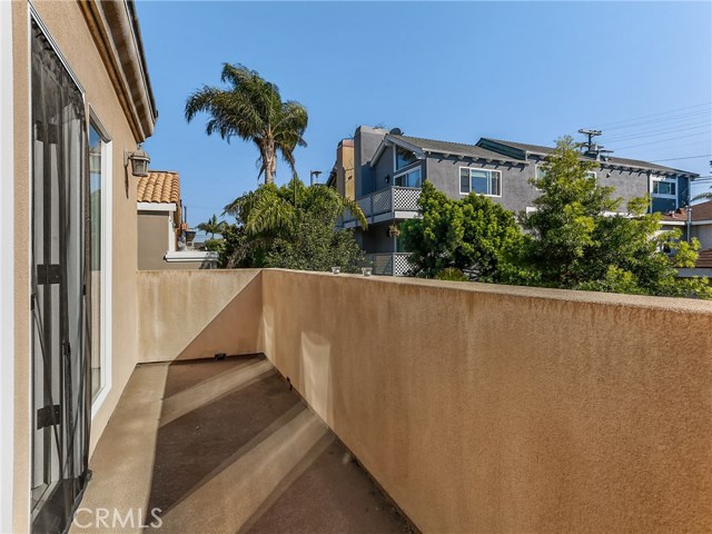 1728 Haynes Lane, Redondo Beach, California 90278, 4 Bedrooms Bedrooms, ,2 BathroomsBathrooms,Residential,Sold,Haynes,SB17237619