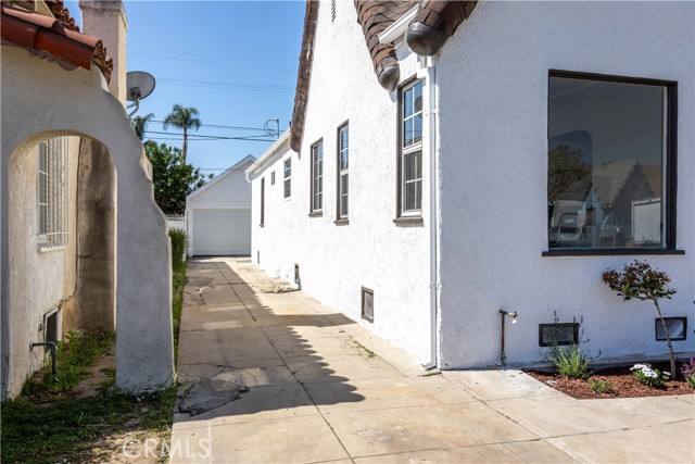 Detail Gallery Image 6 of 43 For 1116 W 80th St, Los Angeles,  CA 90044 - 3 Beds | 2 Baths
