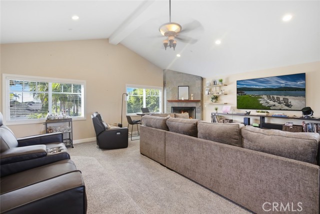 Detail Gallery Image 5 of 53 For 2033 Holiday, Newport Beach,  CA 92660 - 5 Beds | 7/1 Baths