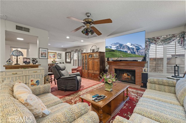 Detail Gallery Image 8 of 22 For 24103 Clearbank, Newhall,  CA 91321 - 4 Beds | 3 Baths