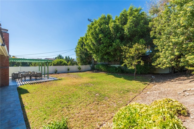 27945 Alvarez photo 19
