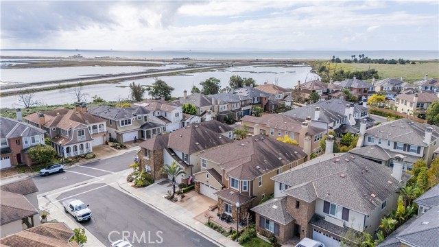 Detail Gallery Image 2 of 55 For 17491 Oakbluffs Lane, Huntington Beach,  CA 92649 - 5 Beds | 5/1 Baths