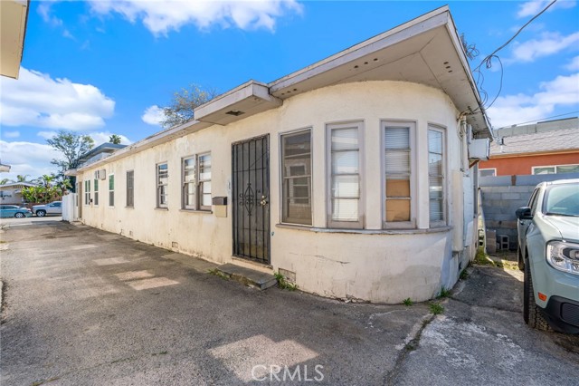 5841 Tujunga Avenue, North Hollywood CA: https://media.crmls.org/medias/3b28e046-4812-4a1b-9dcd-dfe9431116bc.jpg
