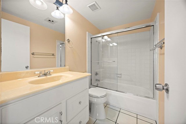 Detail Gallery Image 13 of 31 For 6525 E Camino Vt, Anaheim,  CA 92807 - 4 Beds | 2/1 Baths