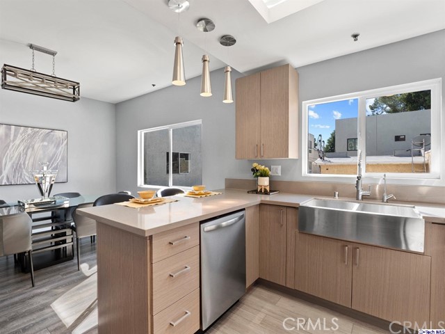 2 Bed Home for Sale in Studio City, California