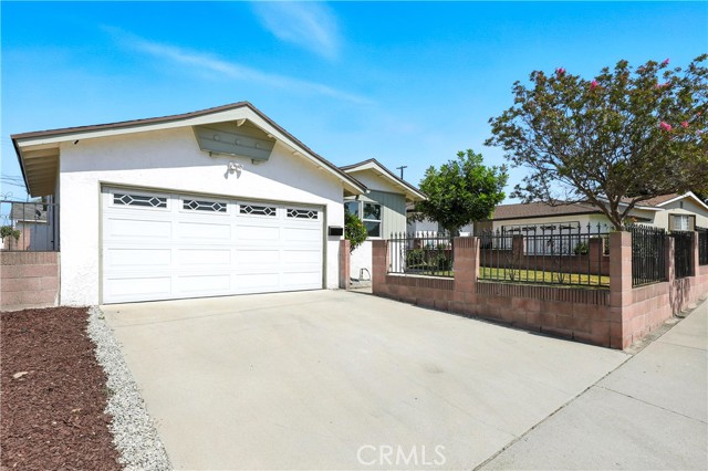 Detail Gallery Image 3 of 41 For 10742 Alclad Ave, Whittier,  CA 90605 - 3 Beds | 2 Baths